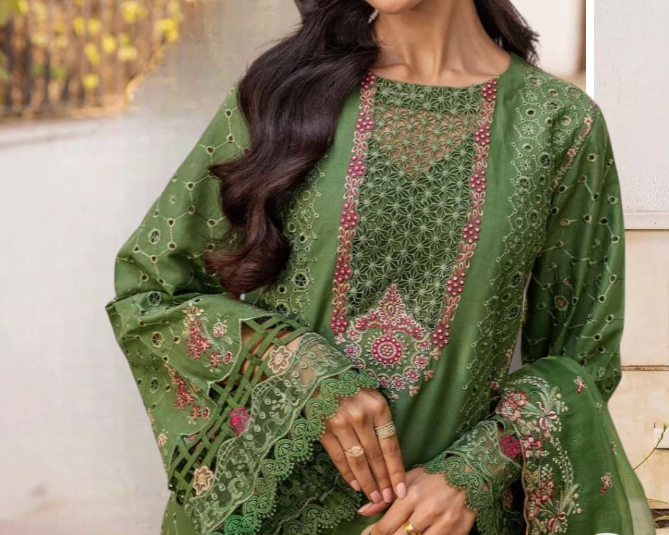 Motifz 3 Piece Embrioded Lawn Suit