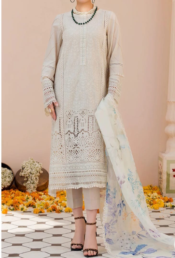 Motifz 3 Piece Embrioded Lawn Dress