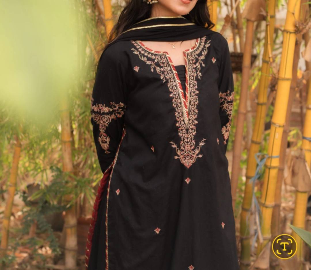 Omal by Komal – Semi Formal Black Embroidered Shirt and Dupatta