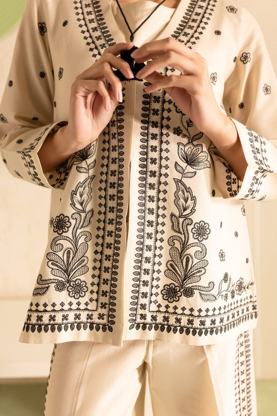 Batik Greek 3Pc Embroidered Khaddar Dress – Ivory