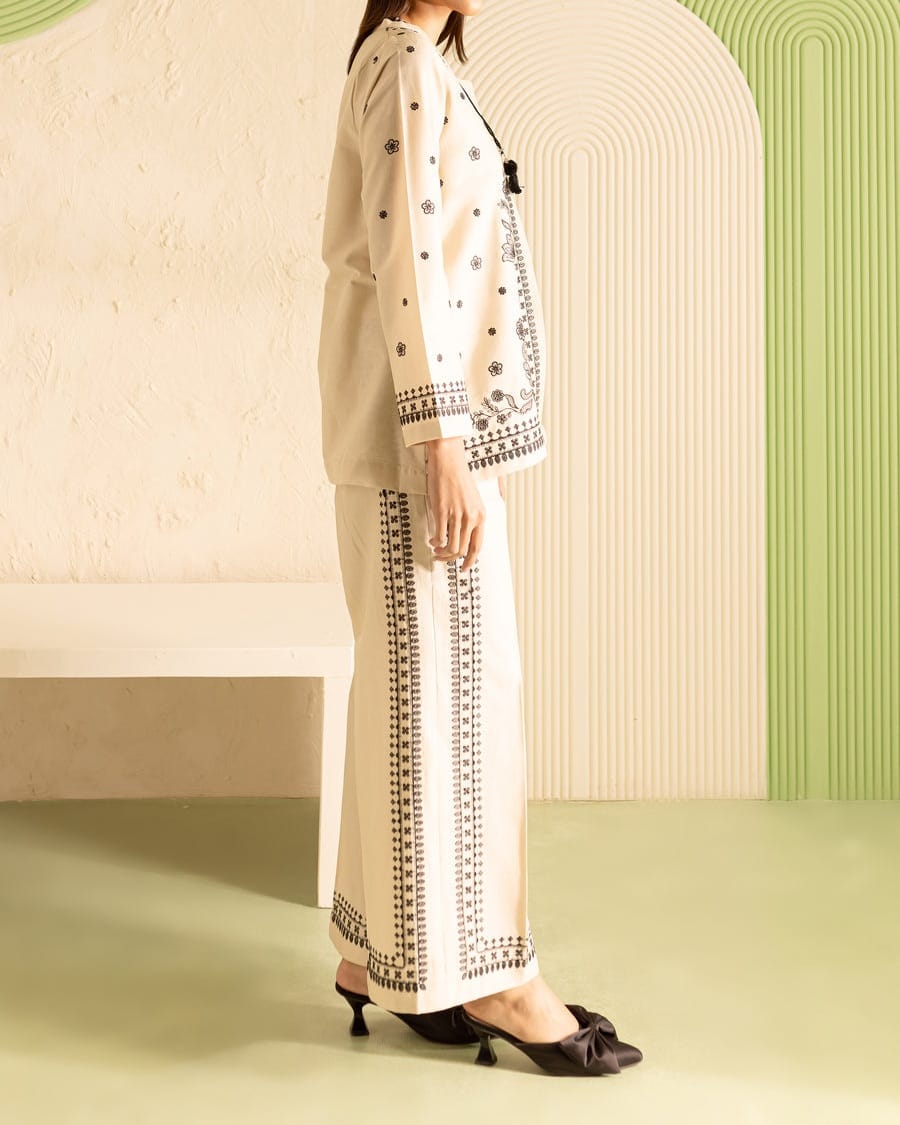 Batik Greek 3Pc Embroidered Khaddar Dress – Ivory