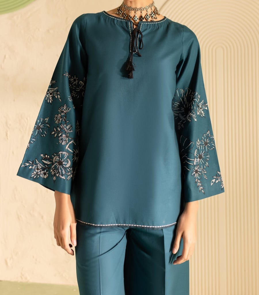 Batik  Hyelin 2 piece Embrioded Khaddar Dress