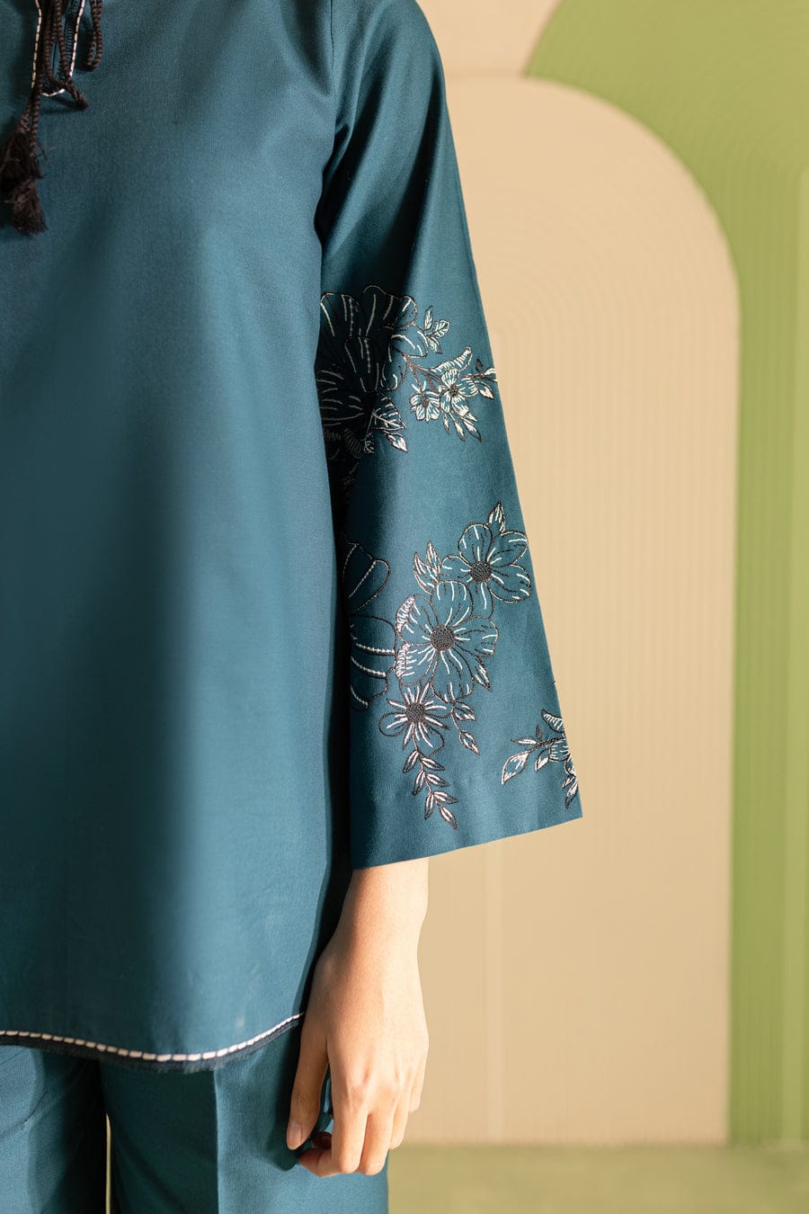 Batik  Hyelin 2 piece Embrioded Khaddar Dress